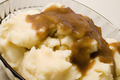 The Ultimate Guide to Creamy Mashed Potatoes with Gravy