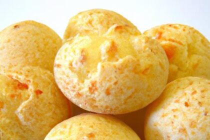 Pão de Queijo: Brazil’s Cheesy, Golden Bite of Joy